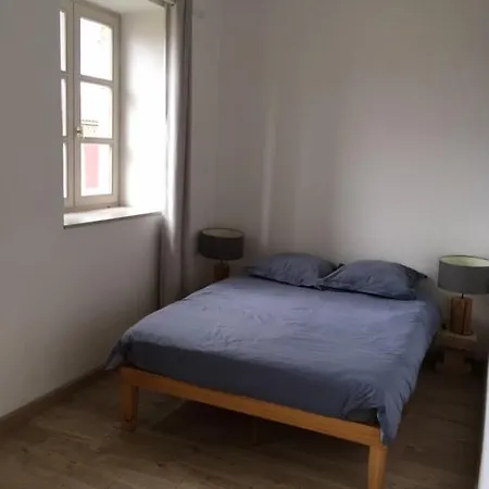 La Providence, Surplombant La Appartement