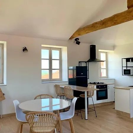 La Providence, Surplombant La Apartmán Montbrison